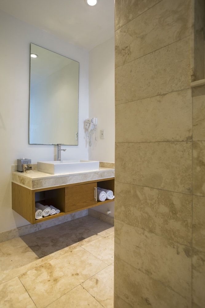 Anah Suites Deluxe Room 7