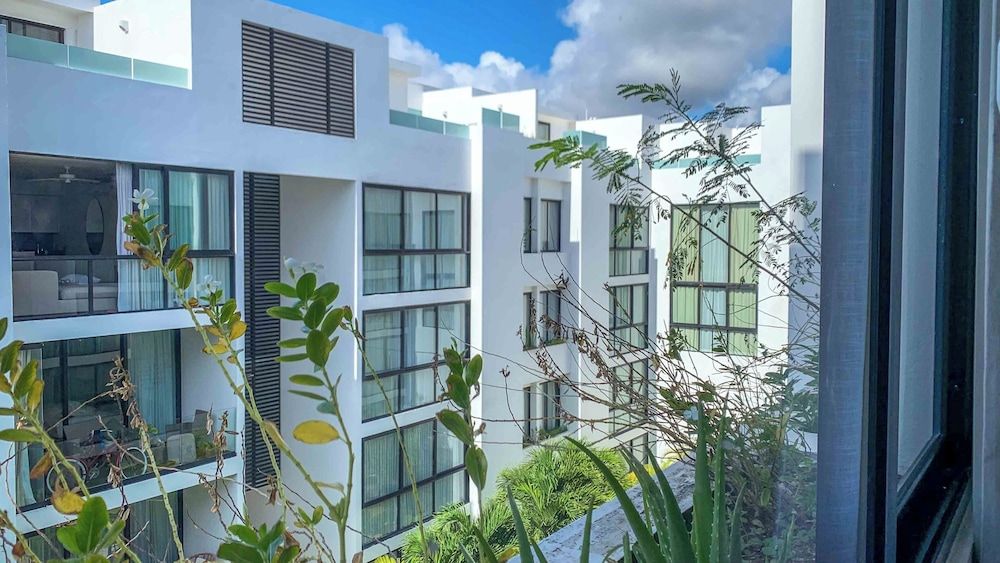 undefined Anah Suites 2