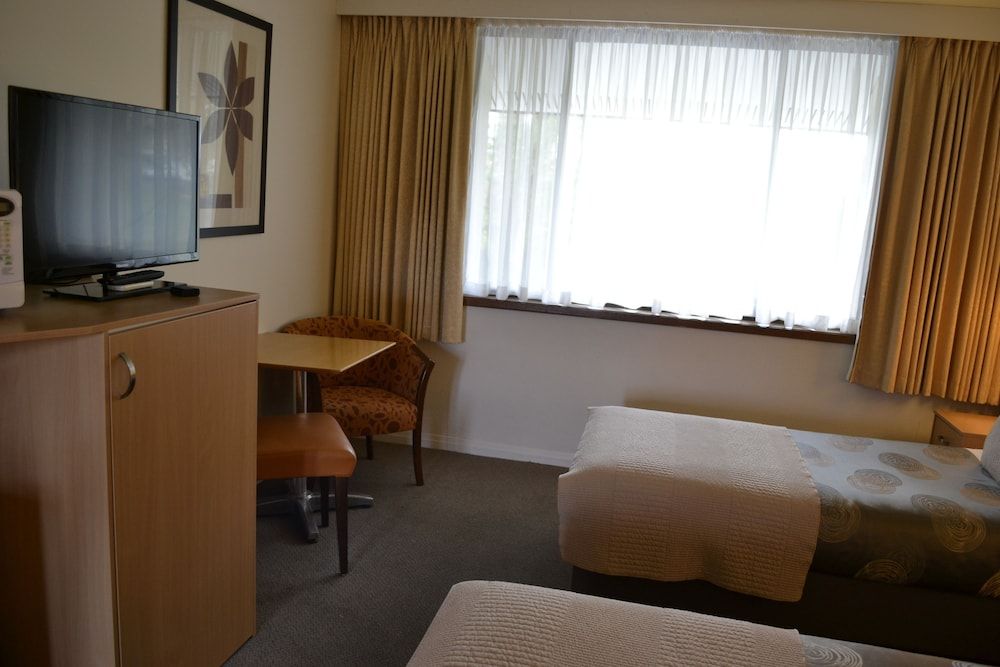 Eastern Sands City Centre Deluxe Bay View Twin Room 5