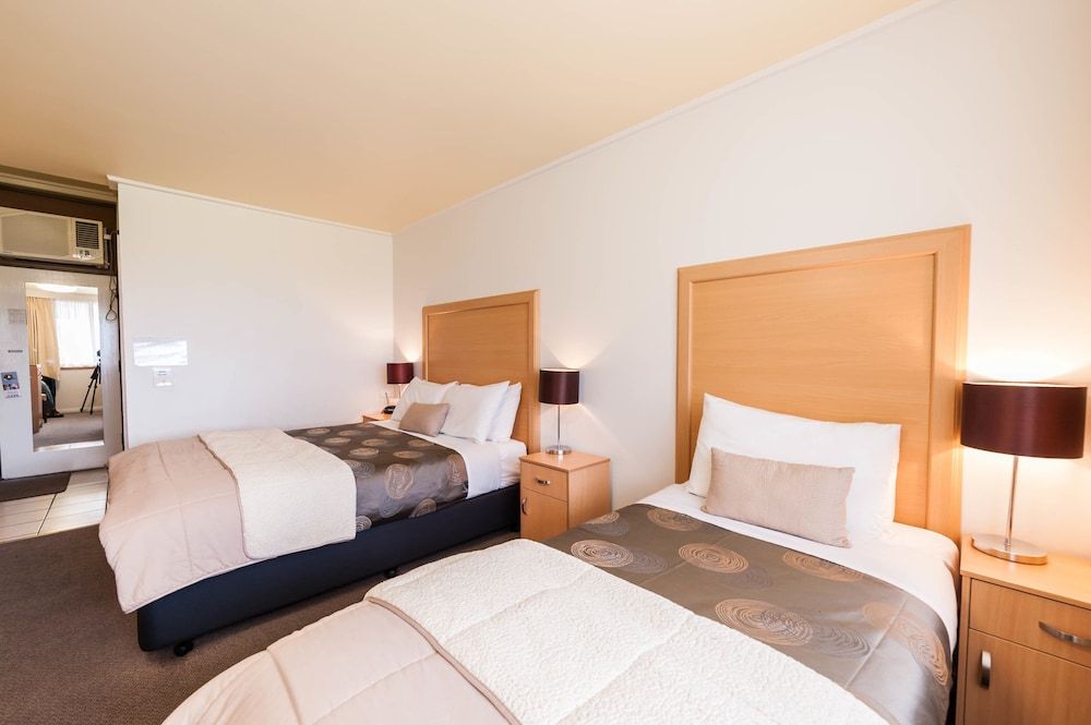 Eastern Sands City Centre Deluxe Bay View Twin Room 19