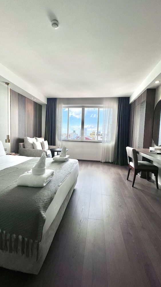 Harmony Phnom Penh Hotel Deluxe Double Room, 1 Bedroom 2