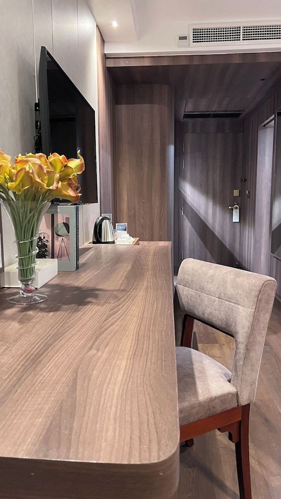 Harmony Phnom Penh Hotel Deluxe Double Room, 1 Bedroom 4