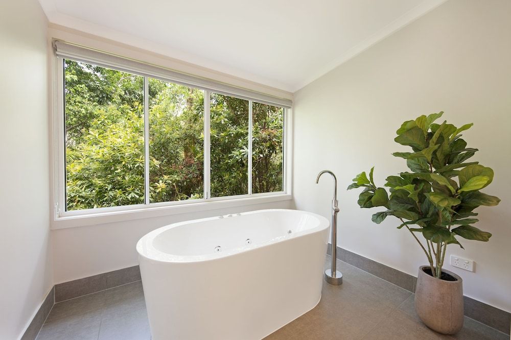 Clouds Montville Luxury Cottage, 1 King Bed, Garden View 5