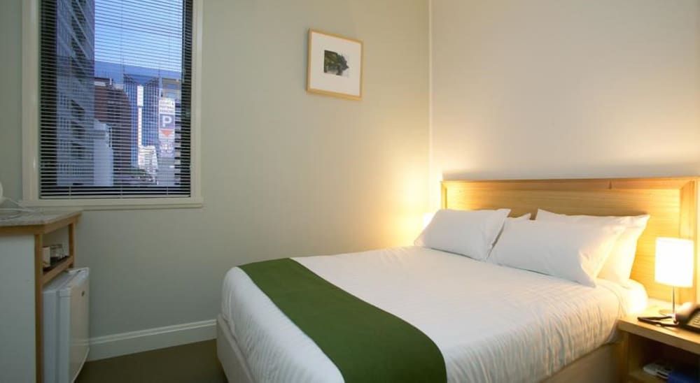 Hotel Sophia Economy Double - Shared Bathroom 3