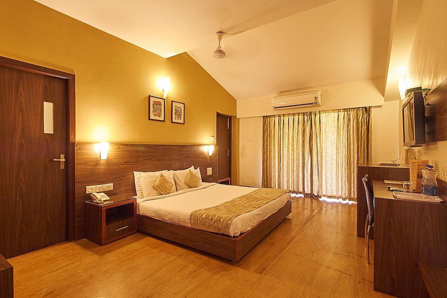 The Hawaii Comforts Hotel Luxury Room 12