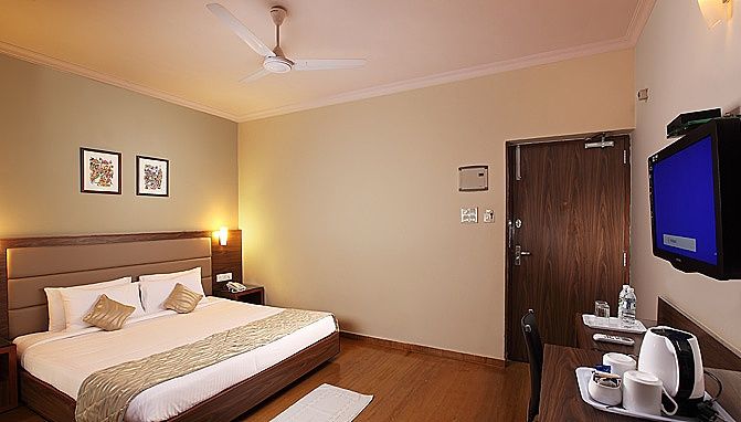 The Hawaii Comforts Hotel Luxury Room 7