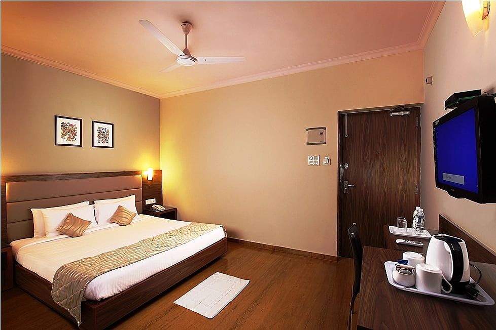 The Hawaii Comforts Hotel Luxury Room 11