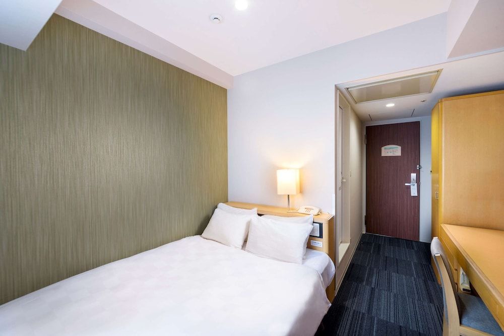 undefined SureStay Plus Hotel by Best Western Shin-Osaka 6