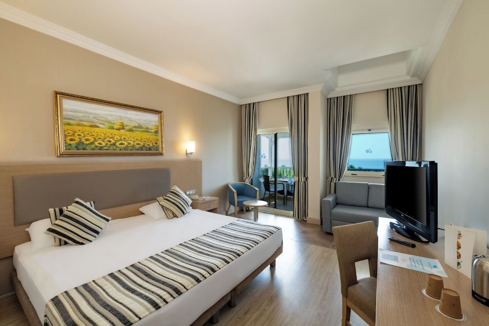 undefined Crystal Tat Beach Golf Resort & Spa - All Inclusive 2
