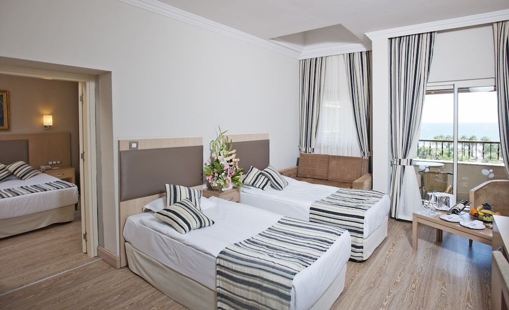Family Room, 2 Bedrooms