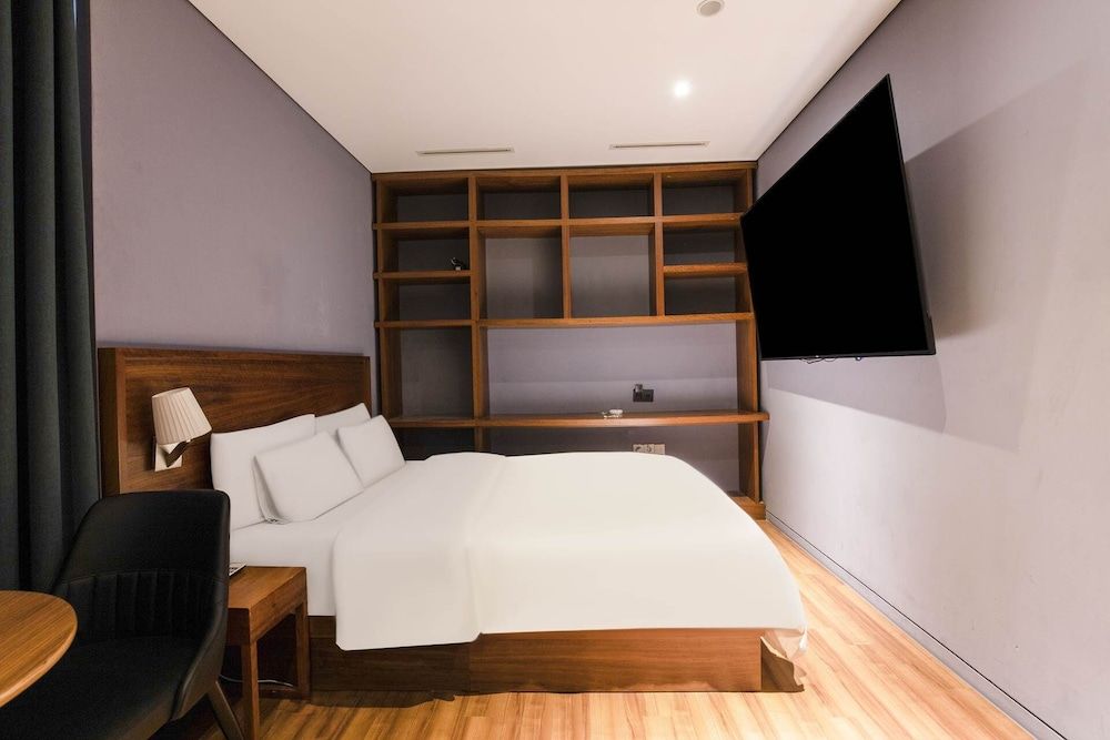 Hotel The Designers Jongno Deluxe Double Room 4
