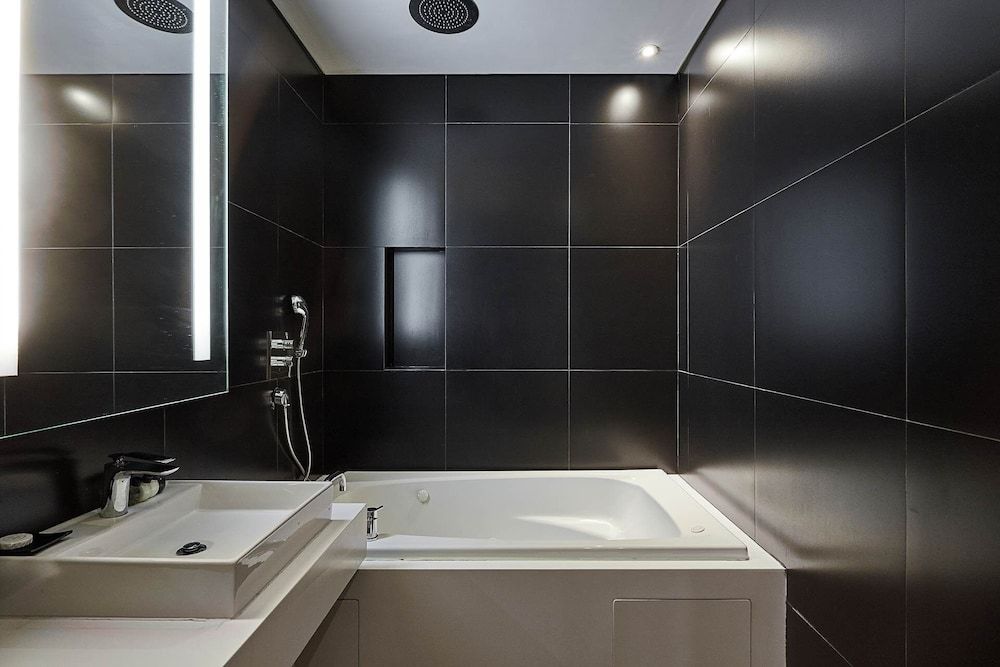 Hotel The Designers Jongno Deluxe Double Room 6