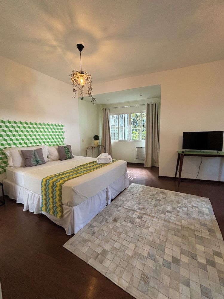 Deluxe Room, 1 Double Bed, Bathtub, Pool View Verde