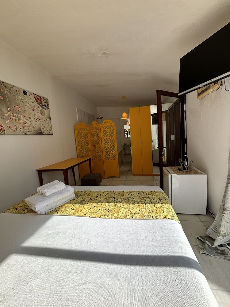 Standard Double Room, 1 Queen Bed, Bathtub Amarelo