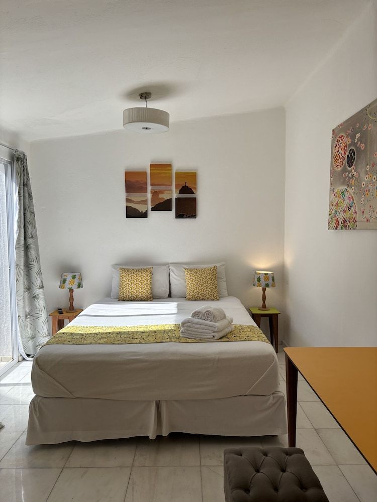 Standard Double Room, 1 Queen Bed, Bathtub Amarelo