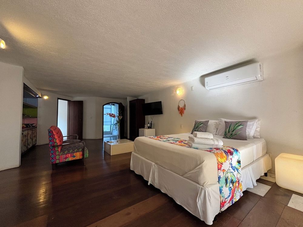 Presidential Double Room, Bathtub, Garden View Rosa