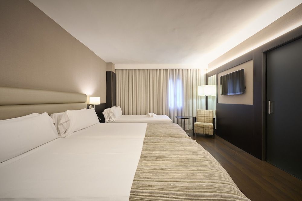 undefined Catalonia Rigoletto Hotel 10