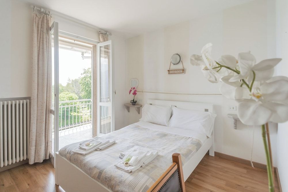 Hotel Mirabeau Double Room 3