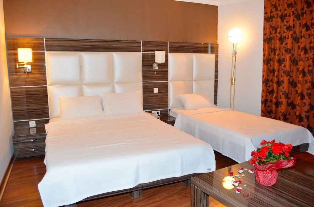 undefined Hotel La Piano 3