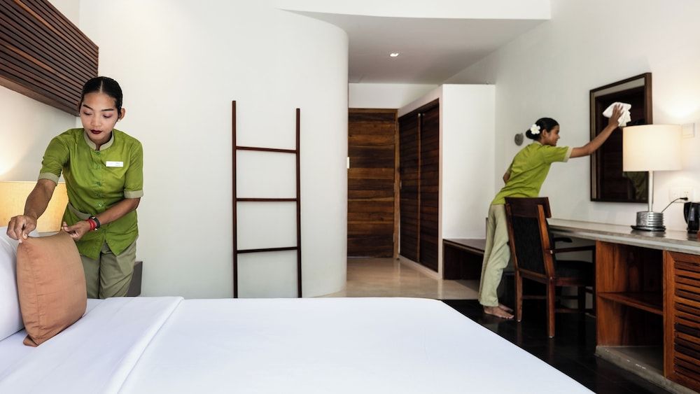 Lynnaya Urban River Resort Deluxe Double Garden View 3