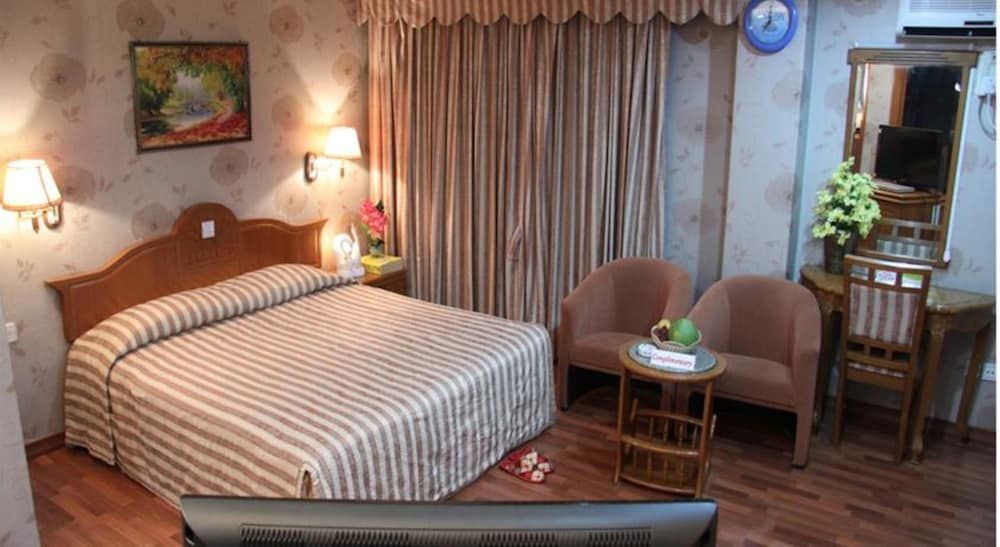 Excel Treasure Hotel Deluxe Room 2