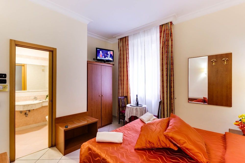 Hotel Suite Caesar Deluxe Double or Twin Room 7