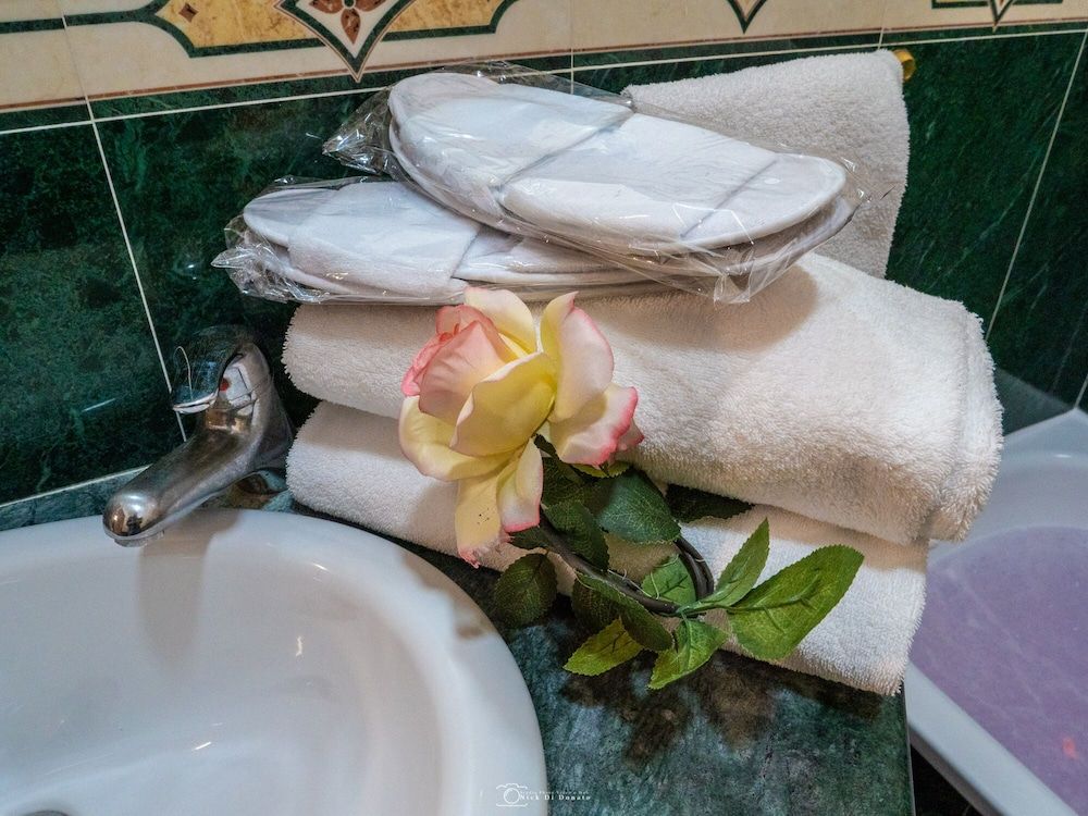 Hotel Suite Caesar Deluxe Double or Twin Room 12