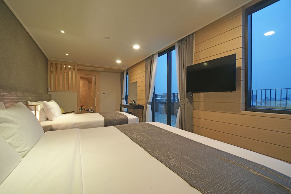 undefined I-Jin Hotel 10