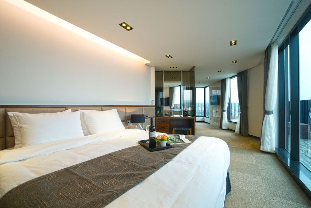 undefined I-Jin Hotel 2