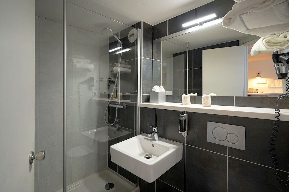 Best Western The Wish Versailles Premium Room, 1 Queen Bed, Non Smoking 6