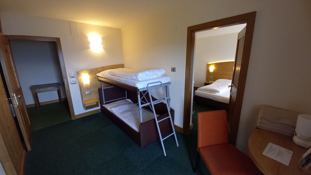 Hotel Monte Bondone Family Room, Balcony, Mountain View 3