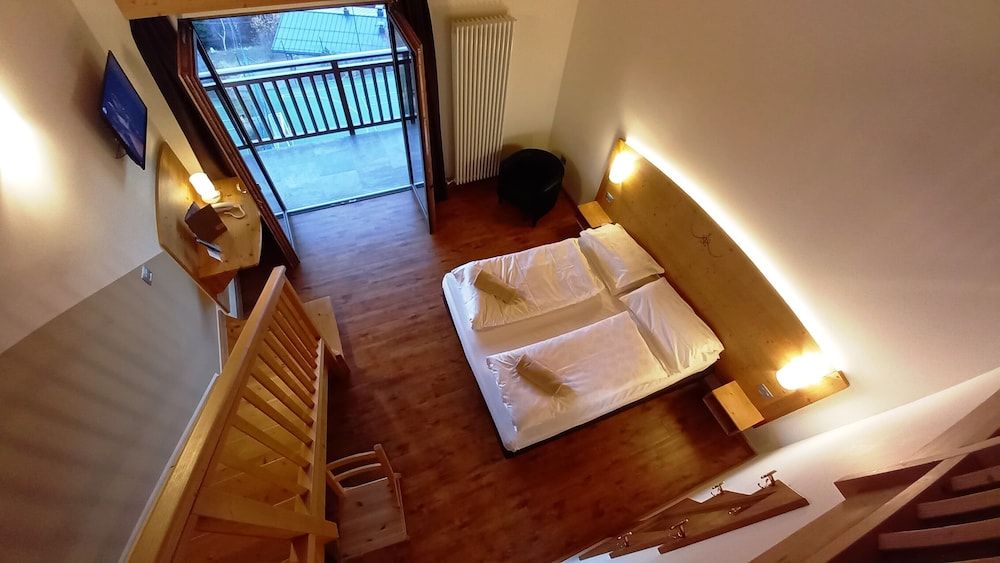 Hotel Monte Bondone Family Room, Balcony, Mountain View