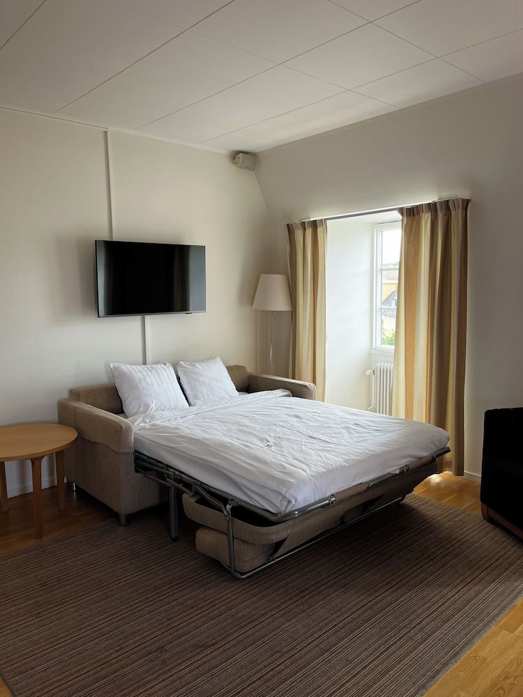 Hotel Bishops Arms Strängnäs Family Room 13