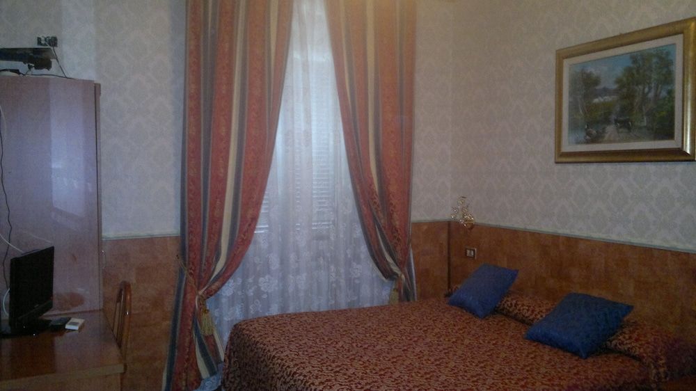 undefined Hotel Ventura Rome 6