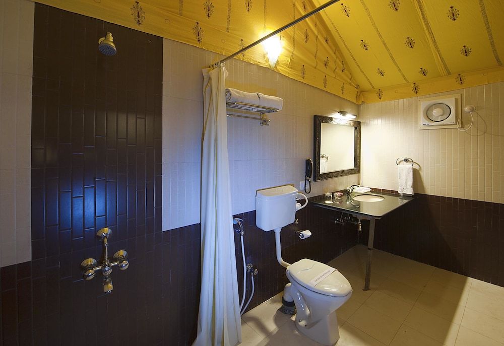 Niralidhani Ethnic Resort Deluxe Room, 1 King Bed 4