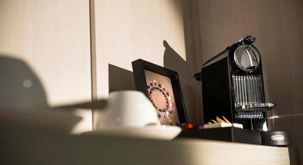 Hougoumont Hotel Superior Cabin with Complimentary Continental Breakfast 7