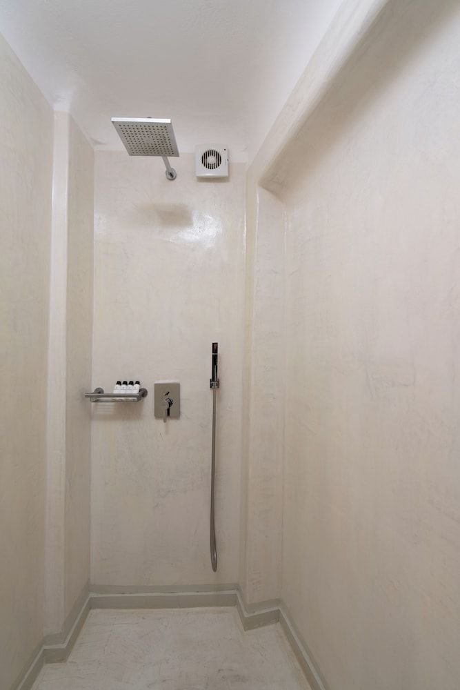 Santorini Princess Presidential Suites Serenity Villa with Caldera View, Heated Pool & Hot tub in Private Garden 18