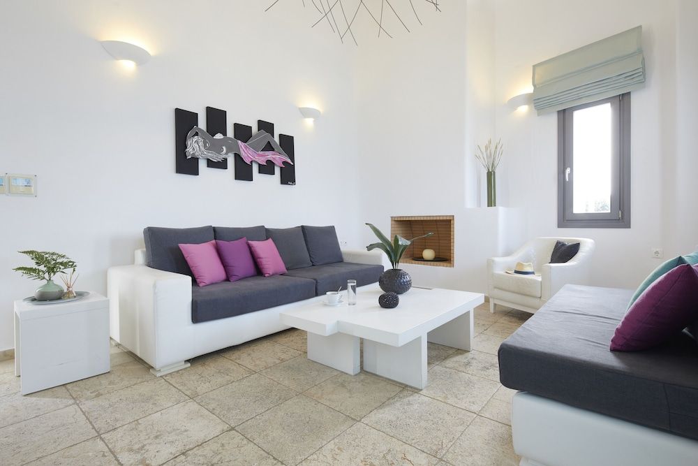 Santorini Princess Presidential Suites Serenity Villa with Caldera View, Heated Pool & Hot tub in Private Garden 13