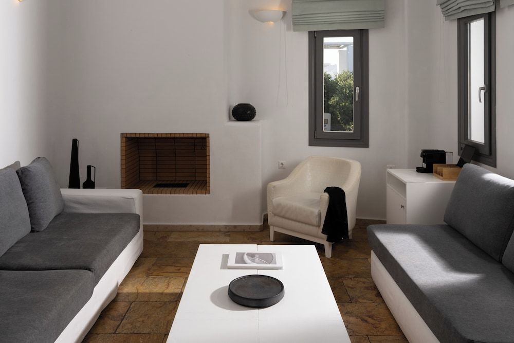 Santorini Princess Presidential Suites Serenity Villa with Caldera View, Heated Pool & Hot tub in Private Garden 27