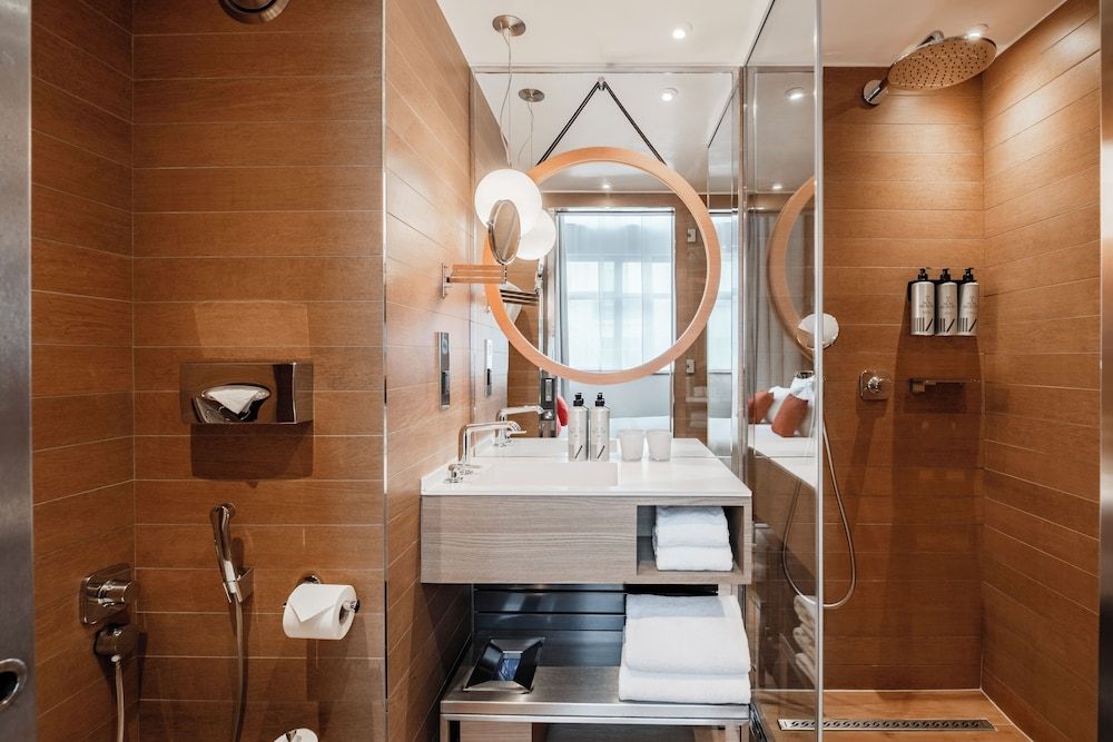 Le Cinq Codet Classic Room 6