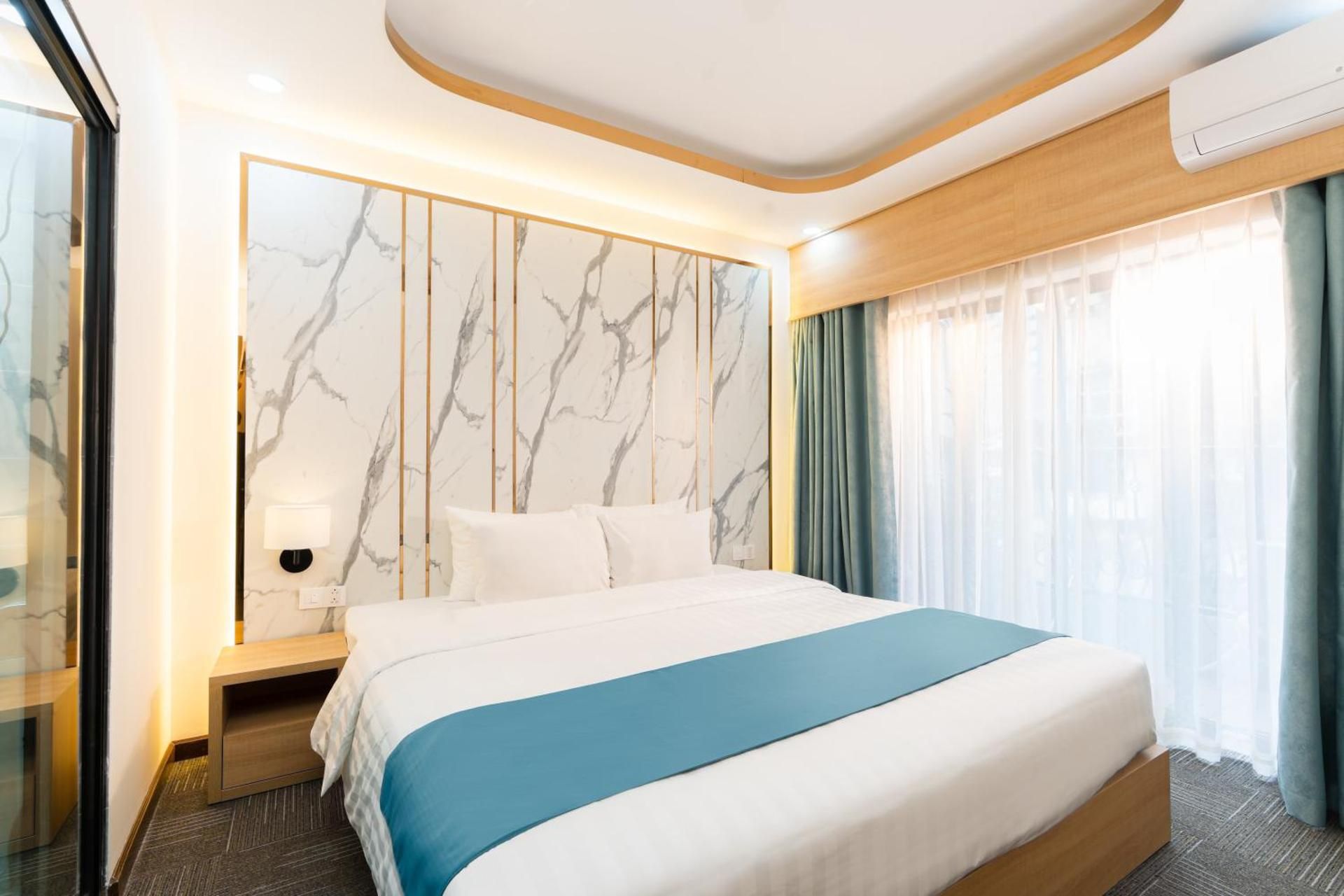 undefined Capital Garden Hotel 6