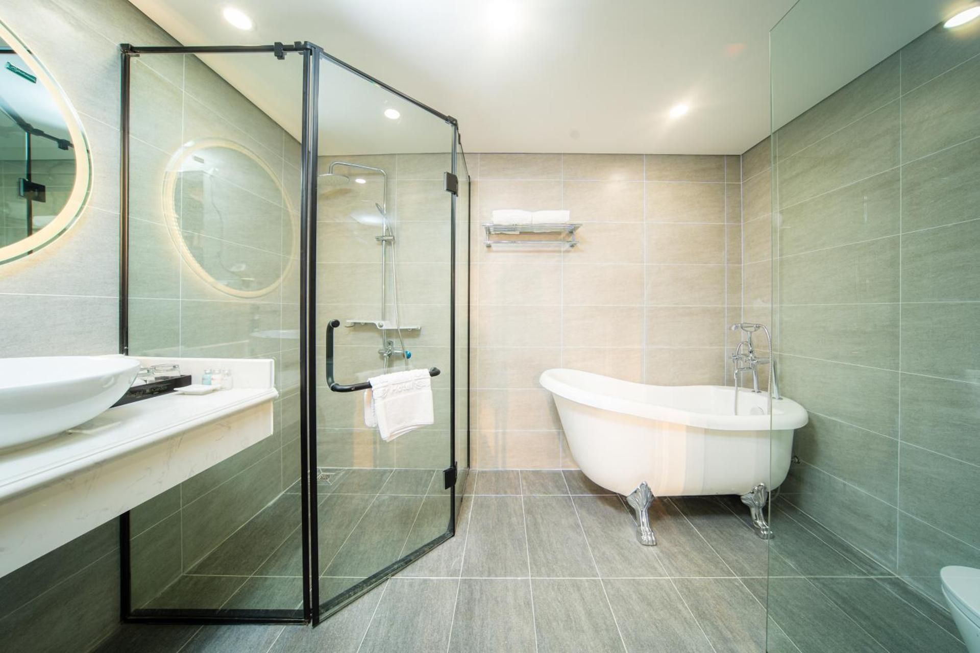 undefined Capital Garden Hotel 7