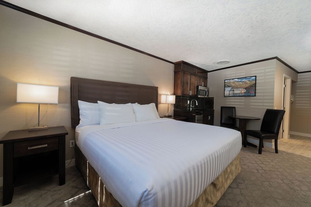 Prestige Lakeside Resort, WorldHotels Elite Standard Studio, 1 King Bed, Non Smoking, Kitchenette