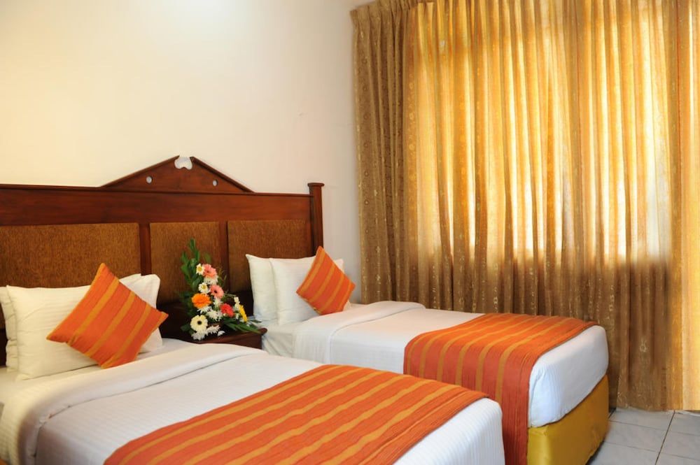 Full Moon Garden Hotel Deluxe Room with Free Upgrade on Availability 5