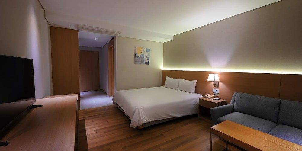 undefined Astar Hotel 8