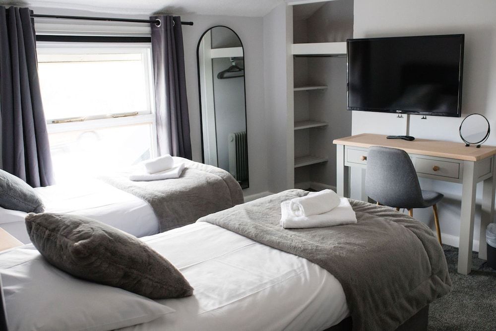 Kings Arms Classic Twin Room, Ensuite 3