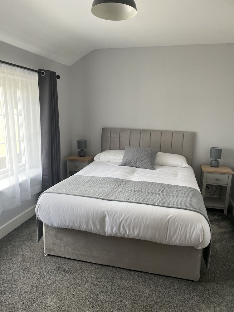 Kings Arms Deluxe Suite, Accessible, Ensuite (Family Room) 4