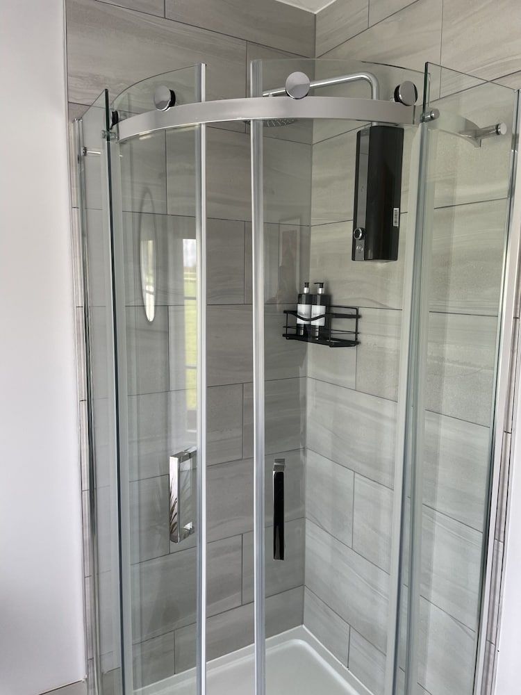 Kings Arms Deluxe Suite, Accessible, Ensuite (Family Room) 9