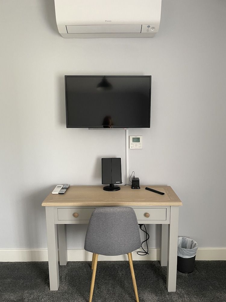 Kings Arms Deluxe Suite, Accessible, Ensuite (Family Room) 10