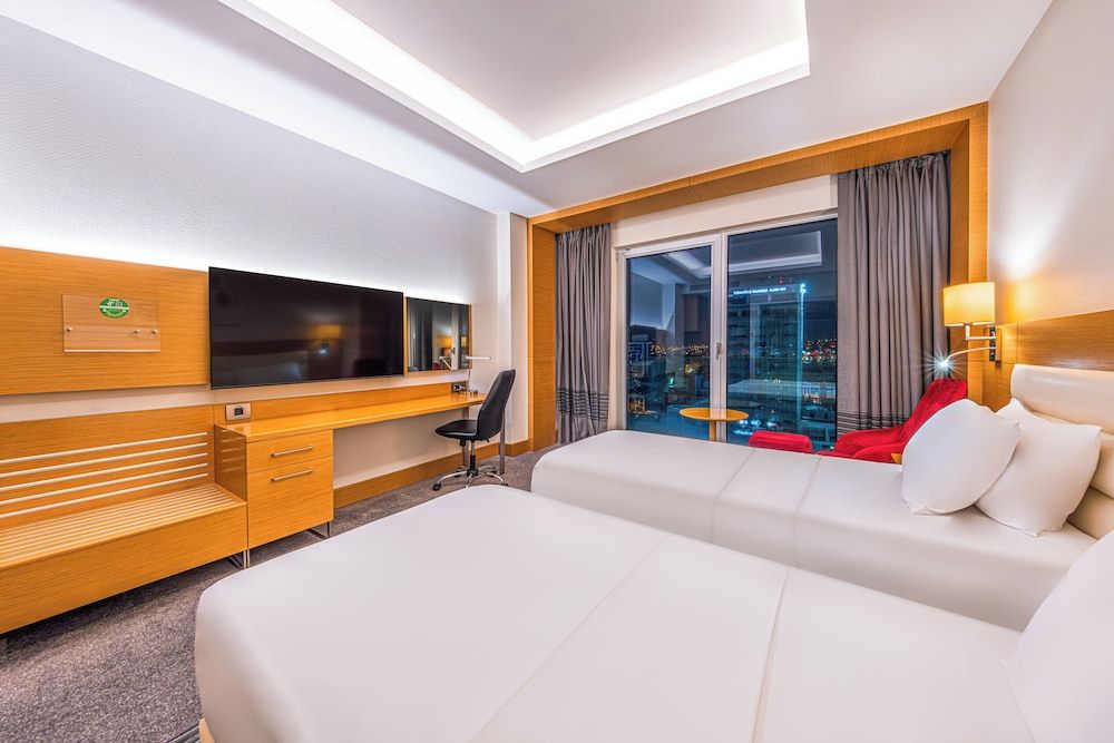 Holiday Inn Ankara - Cukurambar by IHG Standard Room, 2 Twin Beds 3